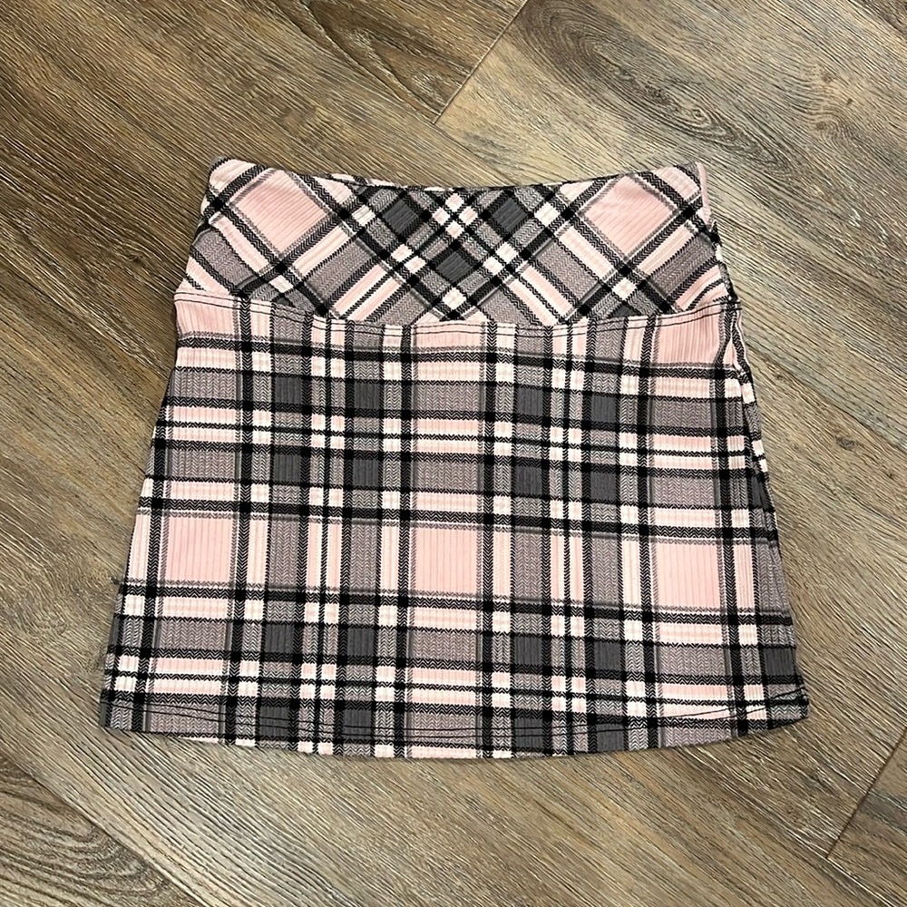 New SLS apparel skirt